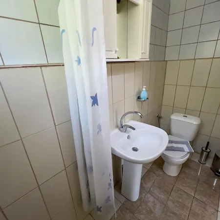 Budget 30-meter-from-beach House Ilios House شقة