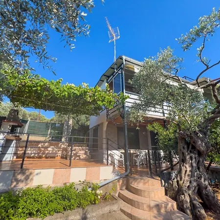 Budget 30-meter-from-beach House Ilios House Διαμέρισμα